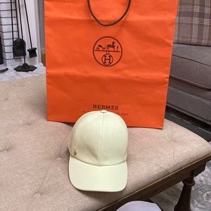 Hermes hat